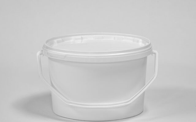 Oval – shaped packaging pails