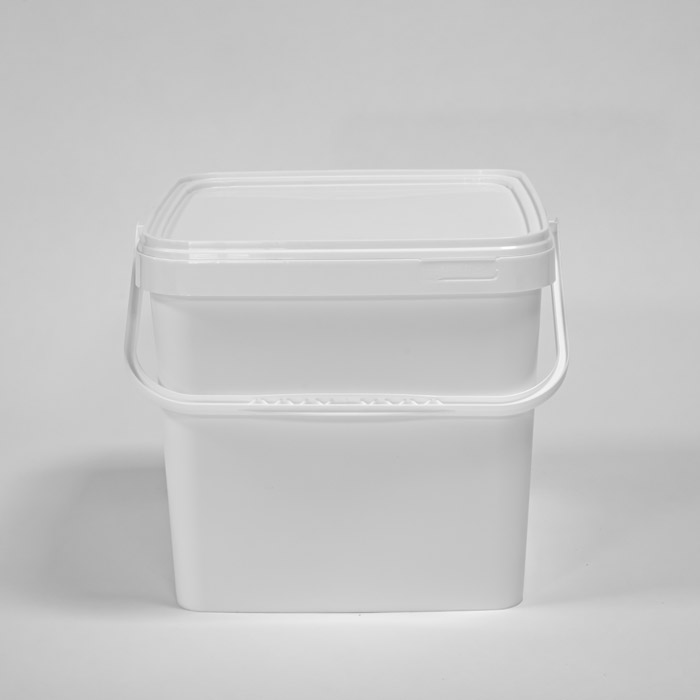 Square – shaped feta packaging pails